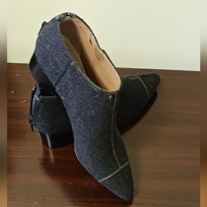 Betty Muller ankle booties